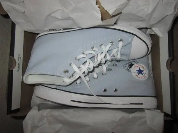 New in Box Converse Chuck Taylor All Star Unisex 10.5/12.5 Runs Big?
