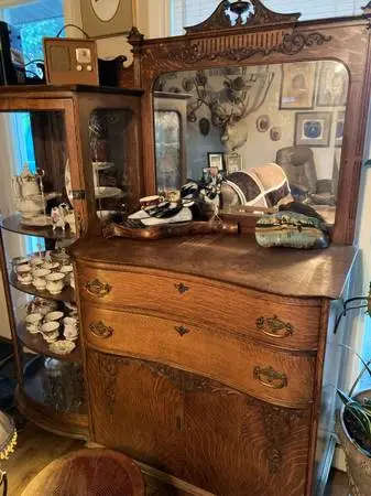 Gorgeous Antique Bowed Glass Cabinet/Curio