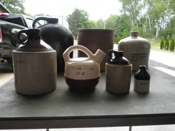 STONEWARE VINTAGE CROCKS