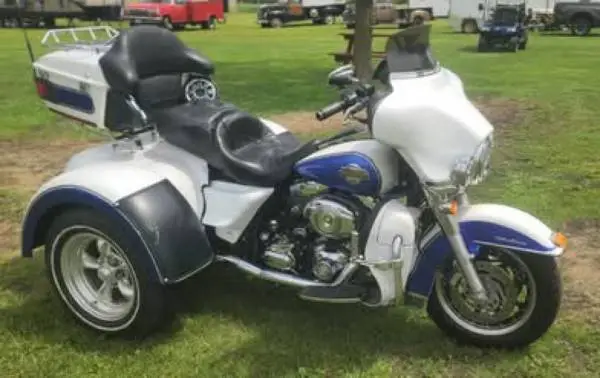 2006 Harley Davidson Tri Glide Ultra Classic Motorcycle