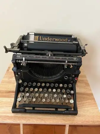 Underwood #5 antique 1913 Typewriter
