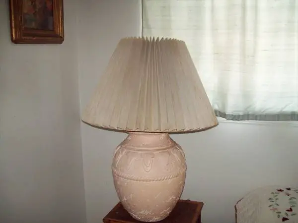 Beautiful Big Lamp-Works Perfectly-Great For Any Room!With Shade