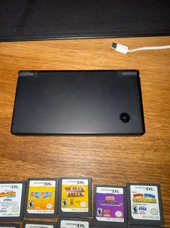 Nintendo DSi Black Console + 10 Games (Pokémon Diamond, Pearl, Mario) + Case