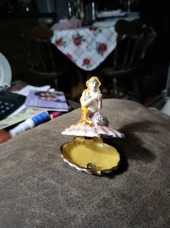 Rucinni mermaid on oyster with pearl trinket box number two