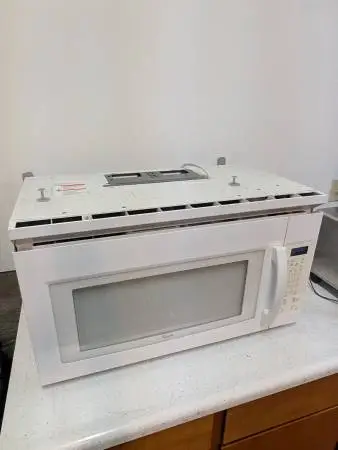 WHIRPOOL White Microwave Range Hood