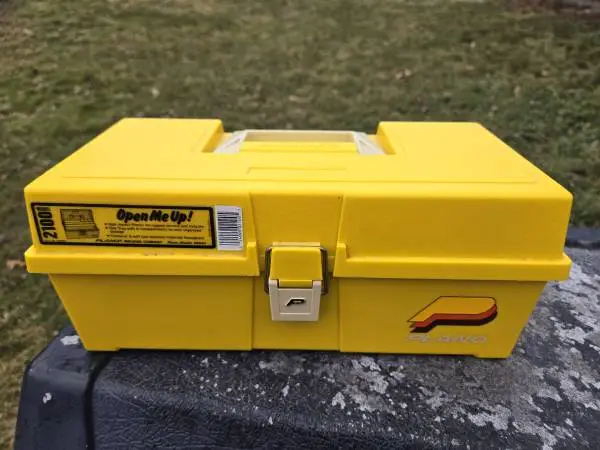 Vintage PLANO MODEL 2100 Kids 6 Compartment Tray Yellow Tackle Box
