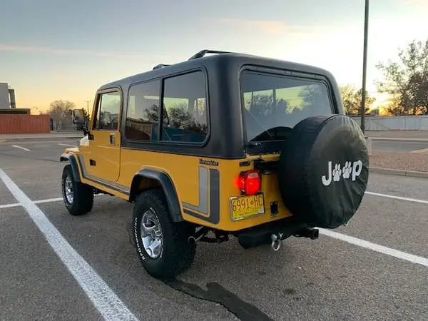 Jeep CJ8 Scrambler hard top