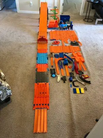 HOT WHEELS TRACK