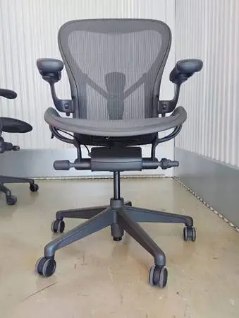 Herman Miller Aeron Remastered Office Chair Size C Fully Loaded- Like New Cond.