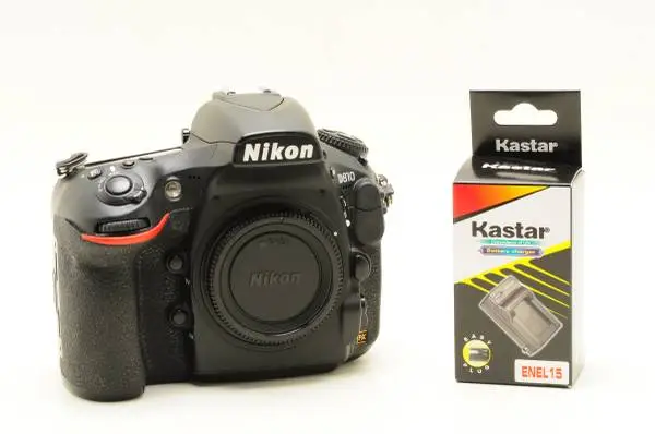 NIKON D810 36MP DSLR WITH BATTERY AND CHARGER