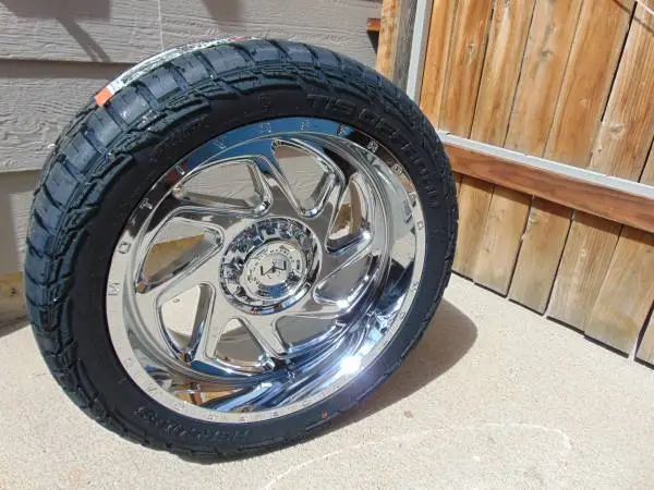 4 New 22X10 Chrome Motiv Rims 285 45 22 TIS RT Tires *6X5.5 & 6X135*