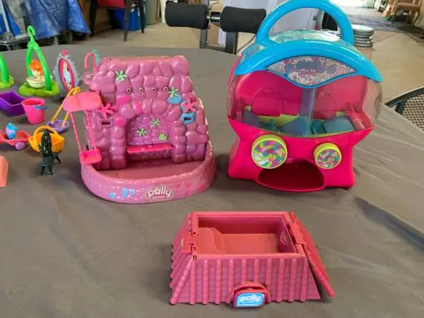 POLLY POCKET