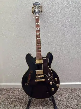 Epiphone Sheraton II Semi-Hollow Electric Guitar Black RH 6-String Maple
