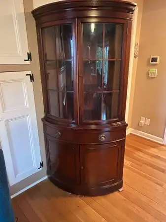 Corner Cabinet - Drexel Mahogany