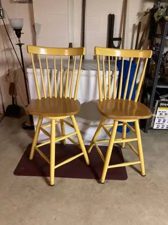 Stools - sturdy swivel counter height