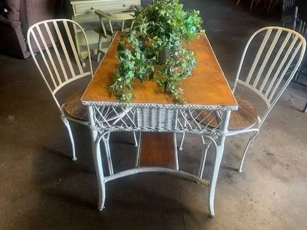 GORGEOUS OLD ANTIQUE WICKER AND WOOD TABLE