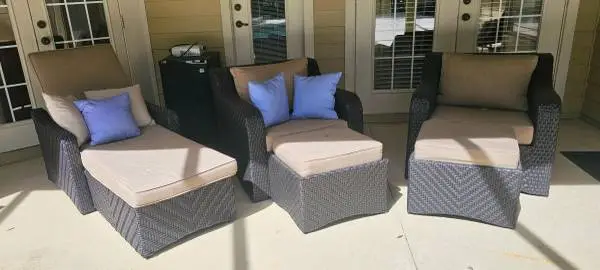 Patio lounger, 2 chairs, 2 ottomans + cushions