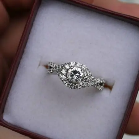 One Carat Ladies Diamond Ring