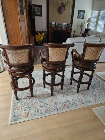 bar stools 3 of them super nice