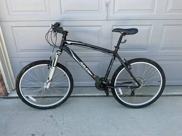 I owner RALEIGH MENS mountain BIKE