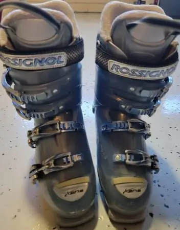 🎿 Rossignol Xena 10 Womens Ski Boots (Mondo 26.5 / US Womens 9.5)