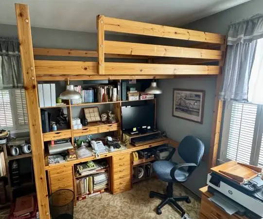 Lofted bed with full desk and drawers underneath. Ladder included XLNT