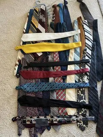 Approx 50 Mens Ties (clip-on and tie).