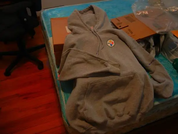 STEELERS HOODED SWEATSHIRT, GRAY, SIZE MEDIUM, PREVIOUSLY WORN