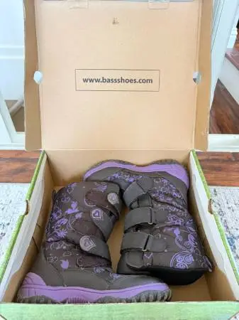 New Bass-Penguin Kids Snow Boots (Size 2M)