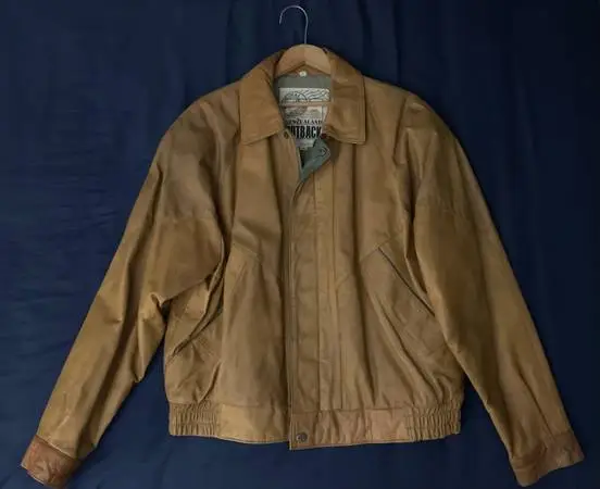 New Zealand Outback leather bomber jacket new,Non Smoking ! Worn once!