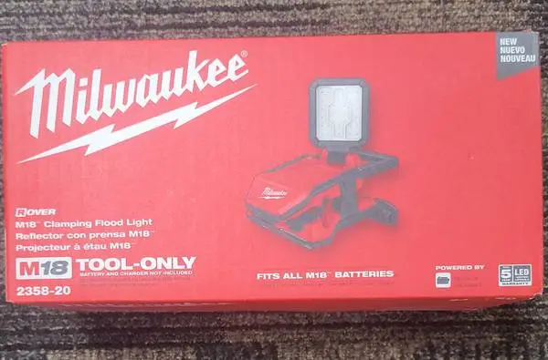 🚨Milwaukee M18 Rover Cordless 2000 LUMENS Clamping LED FLOOD LIGHT 🚨