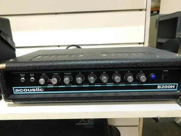 Acoustic B200H 200-Watt Bass Guitar Amp Head