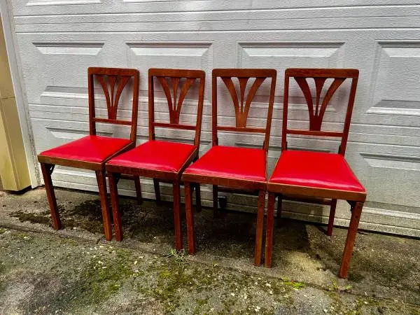 Set of 4 vintage Leg-O-Matic folding chairs