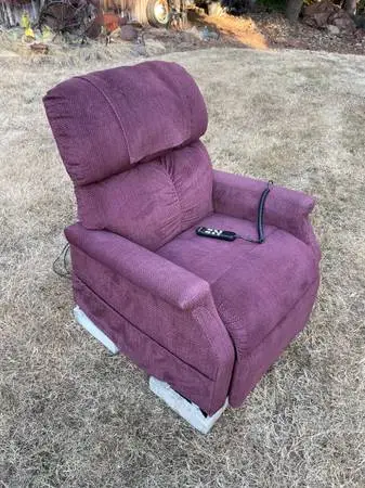High End Expensive Power Lift Recliner Used 5 Months. Mint Condition!