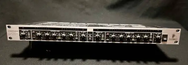 Behringer MDX2100 Composer