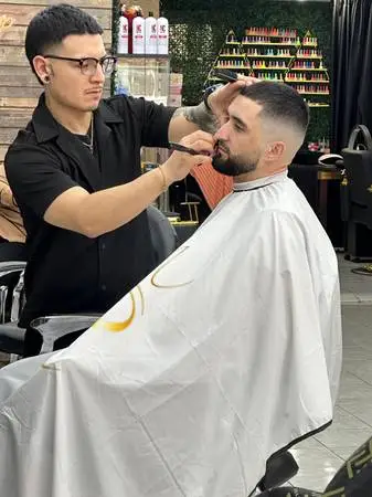 BARBER SHOP FOR SALE BY OWNER