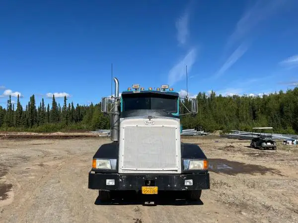 1989 Peterbilt 377 Semi Truck