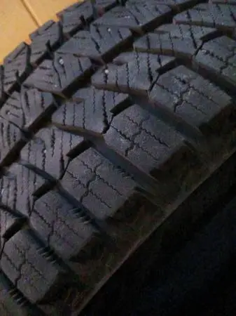 235/55R17 Bridgestone Blizzak (1) one 17 tire