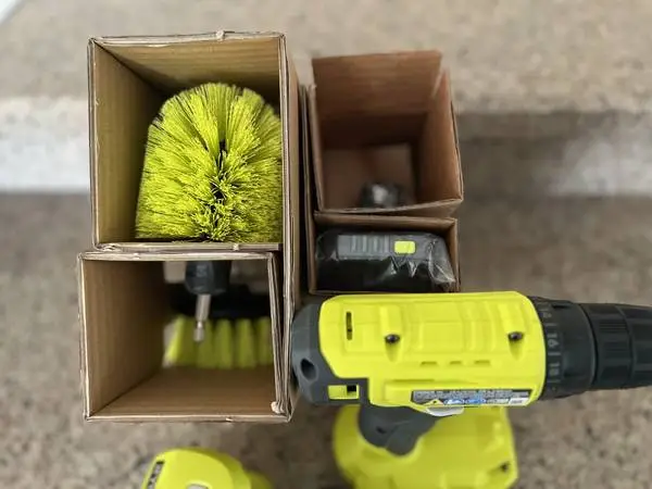 RYOBI CORDLESS DRILL MOTOR KIT