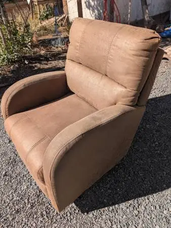 RV Rocker/ Swivel Chair