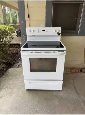 Frigidaire Glass Top Electric Stove