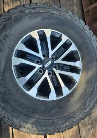Ford raptors/ ford f150 oem stocks 17s 6lug 6x135 Ford wheels