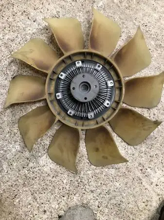 2005 Nissan Frontier Fan Clutch with Fan