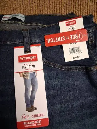 Mens Wrangler Relaxed Boot Cut Jeans - New - 36x34 $15.00