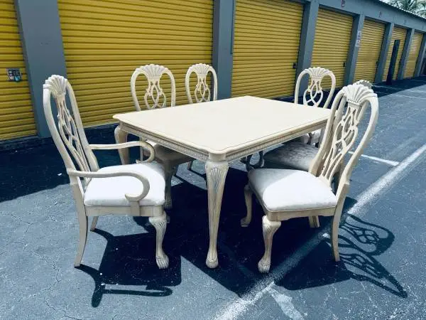 Upscale Robb & Stucky Coastal Dining Set w/2 Table Extenders