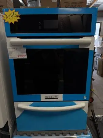 New Frigidaire Single Gas Wall Oven