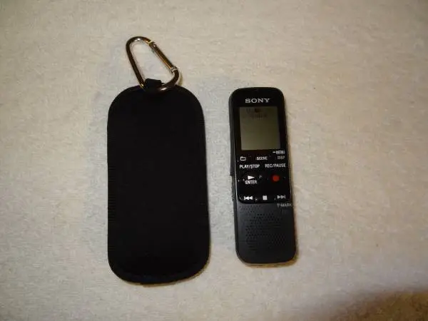 Sony ICD-PX333 Digital Voice Handheld Recorder + Case