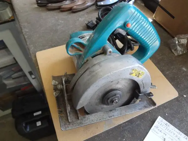 Makita 4200N 110mm 4-3/8 in. Circular Saw Made in Japan