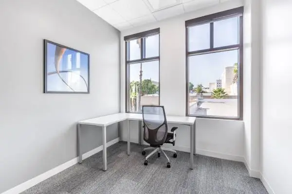 Fully Serviced Small Office With Flexible Terms