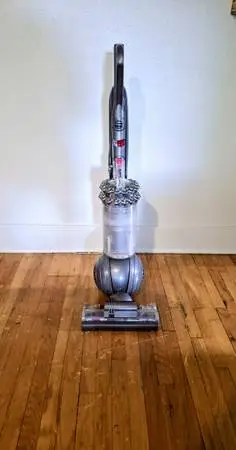 Dyson Animal Cinetic Big Ball Vacuum w/Attachment